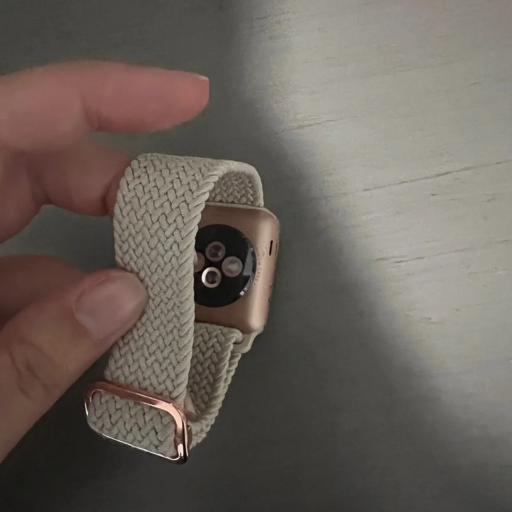 Apple Gold Smartwatch with Stylish Design